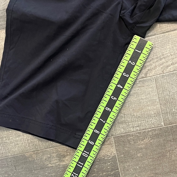 Eddie Bauer Black Mid-Length Performance Bermuda Shorts - Picture 6 of 9